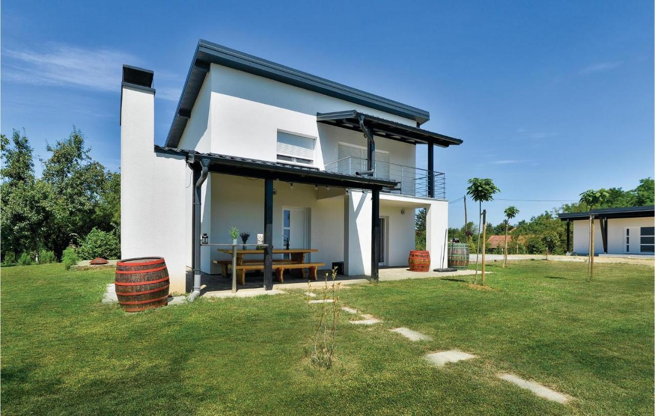 8 Bedroom Lovely Home In Durdevac Ðurđevac 外观 照片